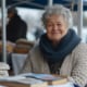 signora anziana sorridente